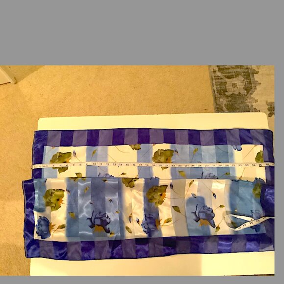 Blue and white floral scarf, 100% poly-acetate blend, 37.5 inches x 37 inches - Picture 7 of 9